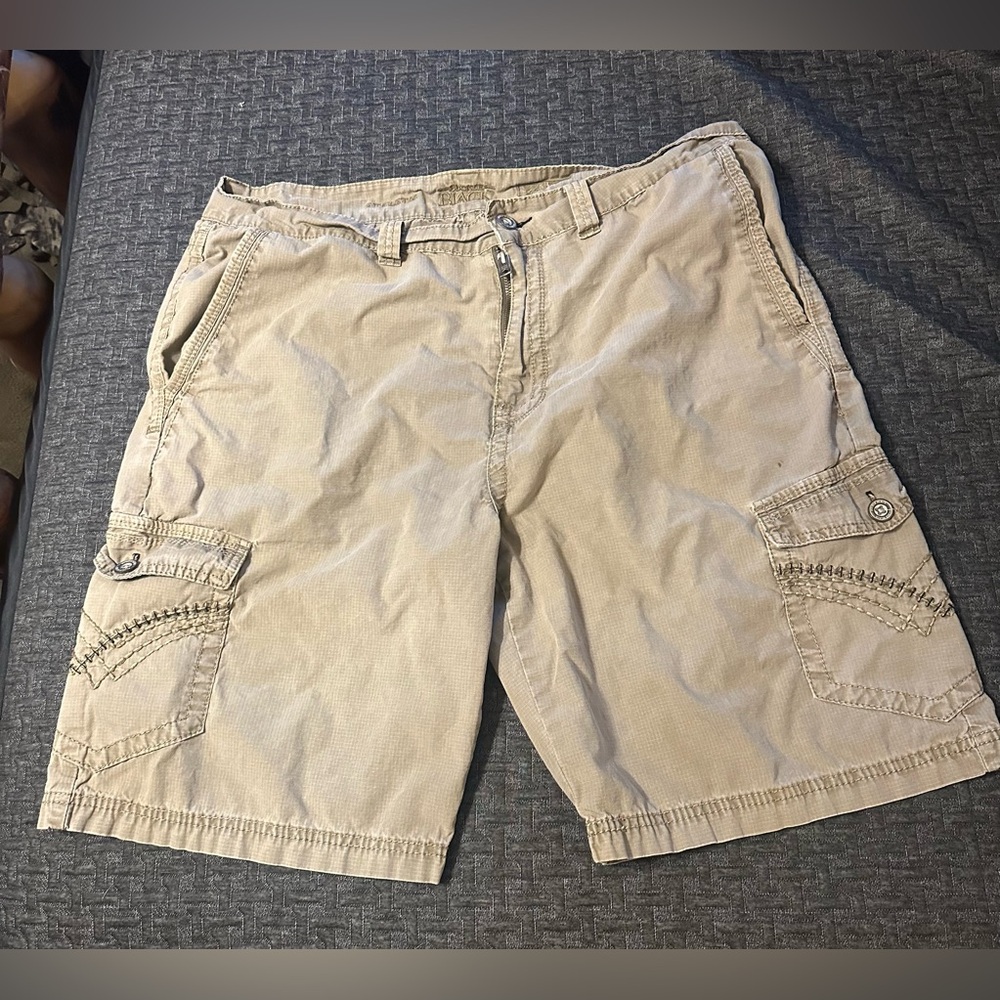 Men's Tan Cargo Shorts